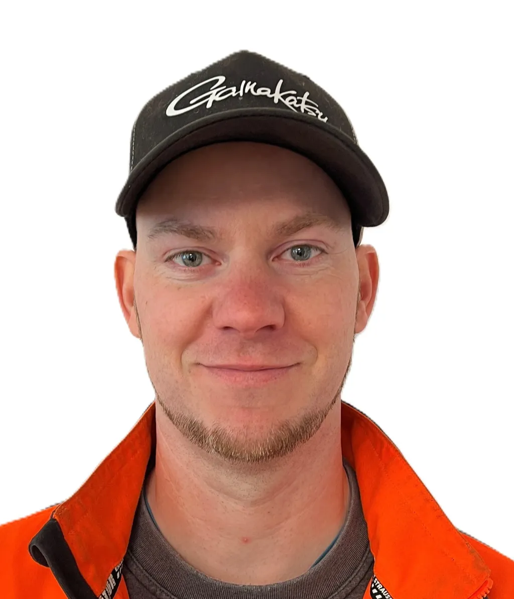 Portraetfoto von Wasserfachkraft für Wasserversorgungstechnik Tobias Rohrbeck mit Cappy